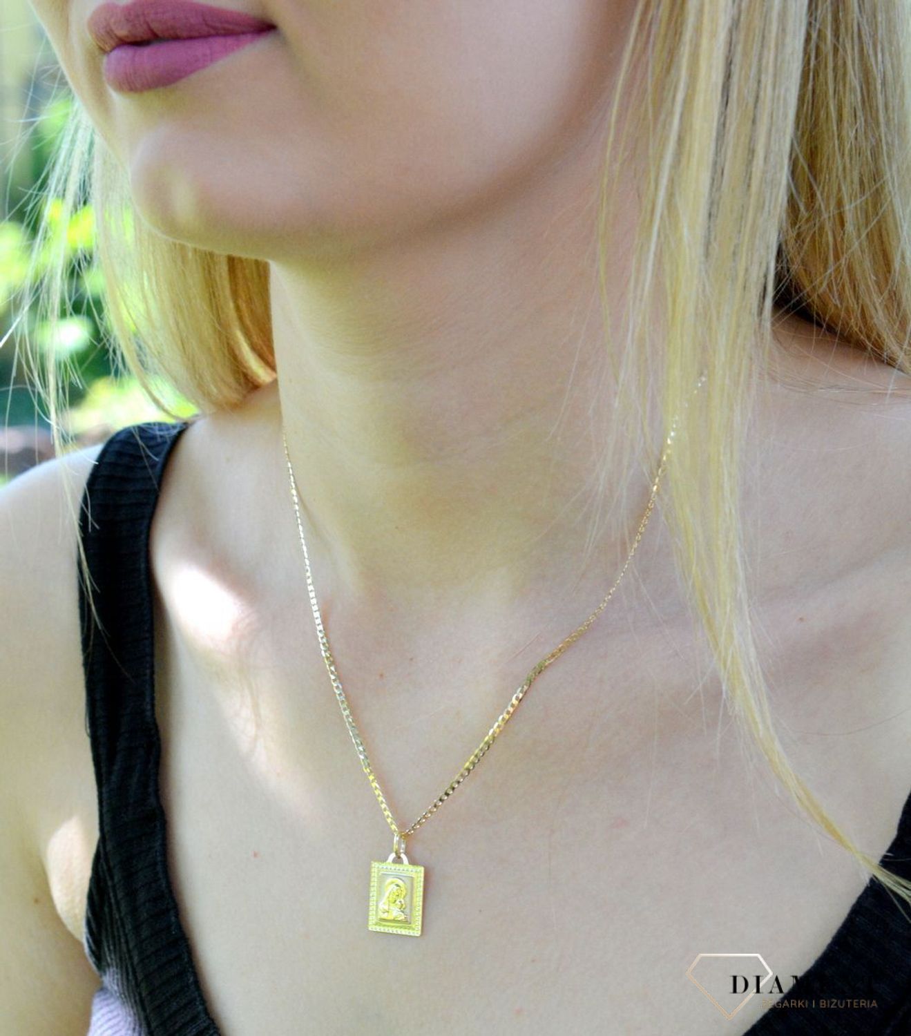 Złoty medalik prostokątny 333 z Matką Boską Częstochowską ZA 3786 333ccv.jpg